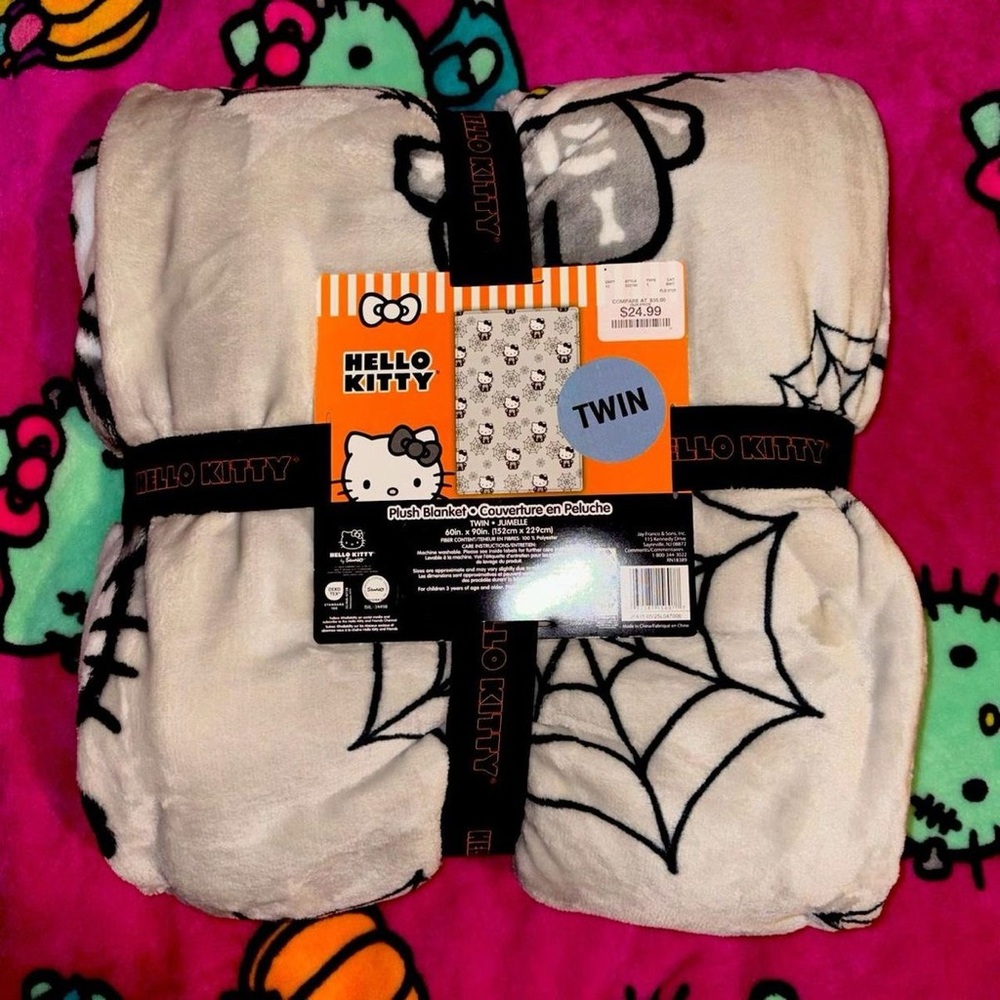Hello Kitty White and Black Plush Blanket